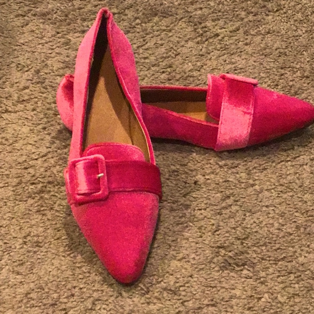 Magenta Pointy toe flats